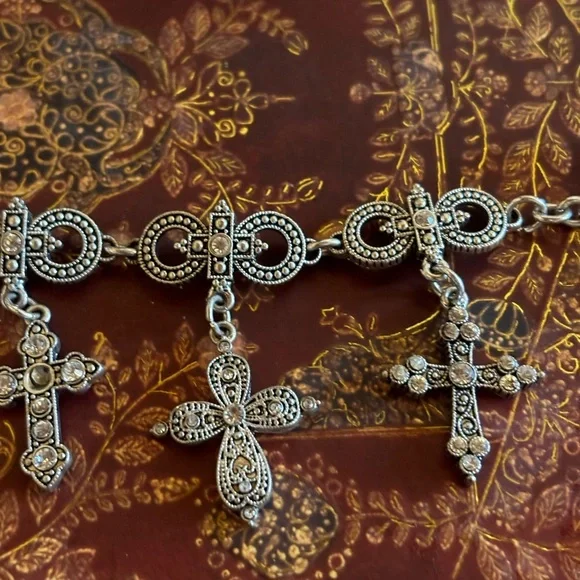 Silver tone Cross bracelet 8” - Picture 6 of 7
